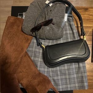 Doesn’t fit anymore. Great condition. Worn minimally. Banana republic. Size 0.